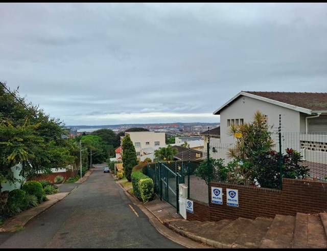 3 BEDROOM TOWNHOUSE FOR SALE IN GLENWOOD